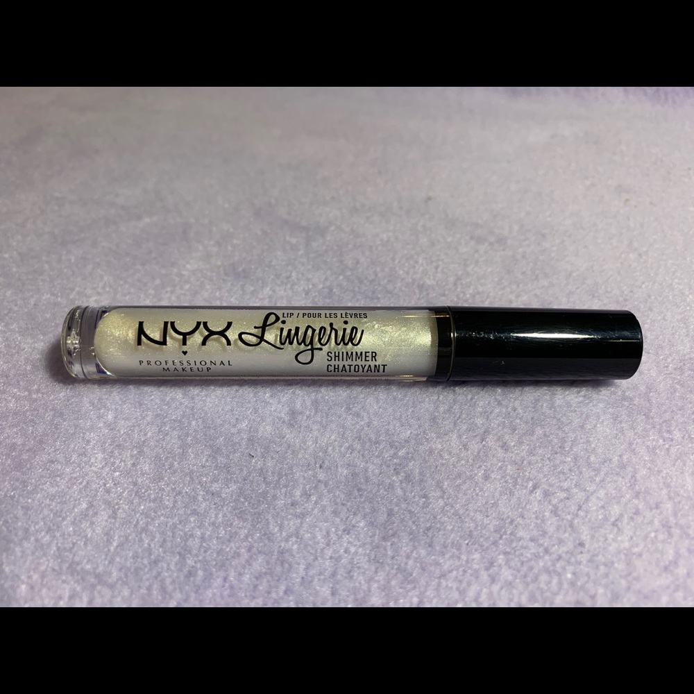 NYX Lingerie Shimmer Highlight in “Clear”